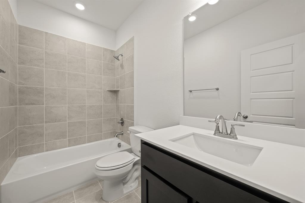 974 Reeves Drive DeSoto, TX 75154 - Photo 21 of 30 974 Reeves- Bathroom-3