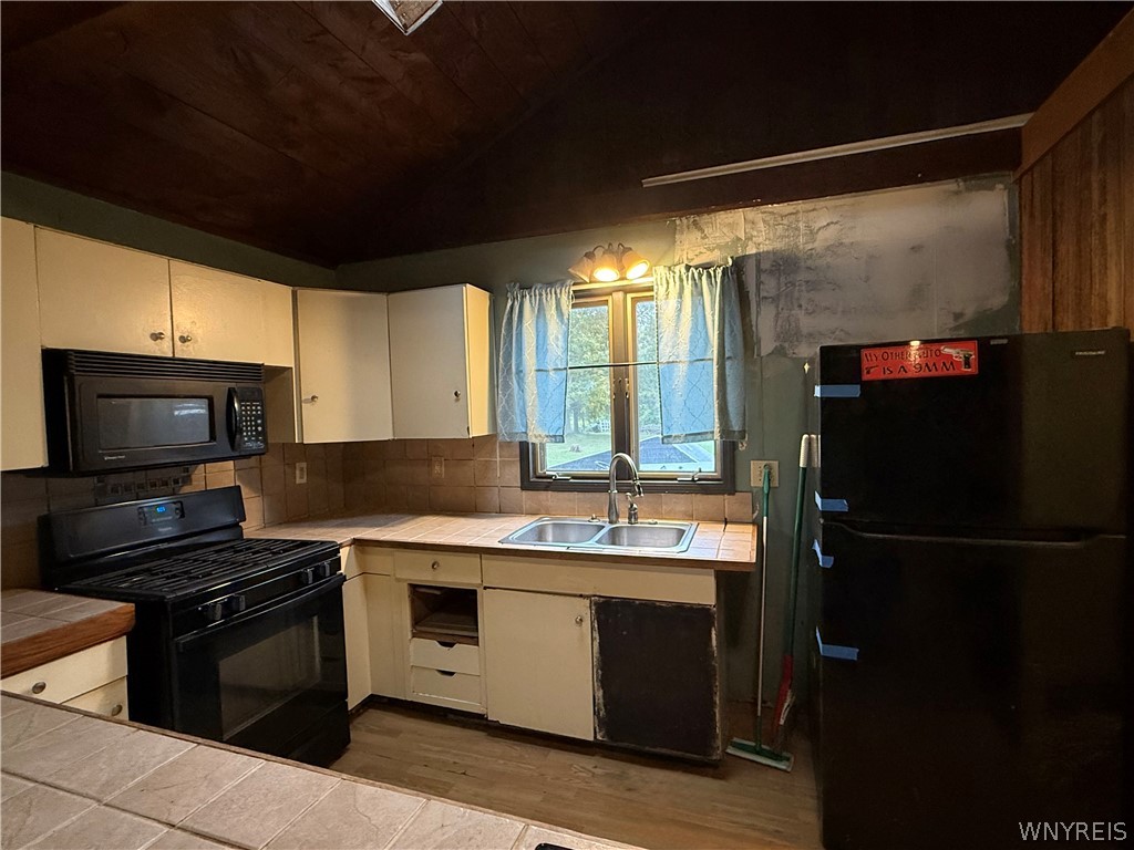 13291 Big Tree Road Wales, NY 14052 - Photo 7 of 19 Gallery Image 7