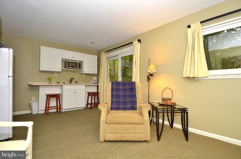 10414 Adel Road Oakton, VA 22124 - Photo 13 of 30 Interior (General)
