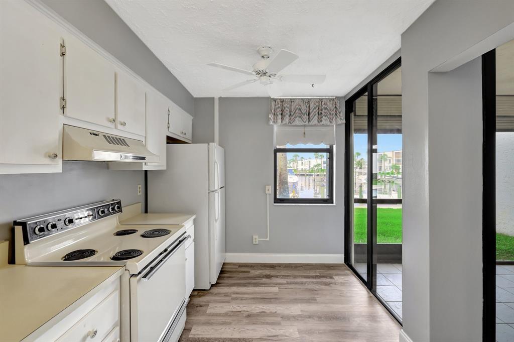 1950 Southwest Palm City Road, Unit 5104 Stuart, FL 34994 - Photo 12 of 20 Kitchen.