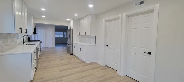 $459,900 | 7501 West Winnemac Avenue, Harwood Heights, IL 60706