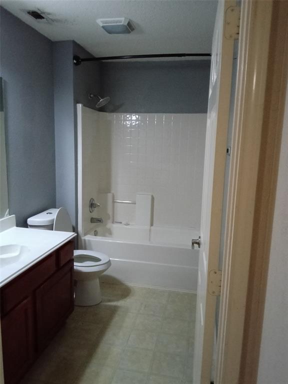 7566 Kings Trail Fort Worth, TX 76133 - Photo 6 of 11 Master Bath