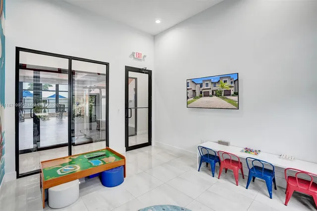 $537,500 | 403 Northeast 212th Street, Miami, FL 33179