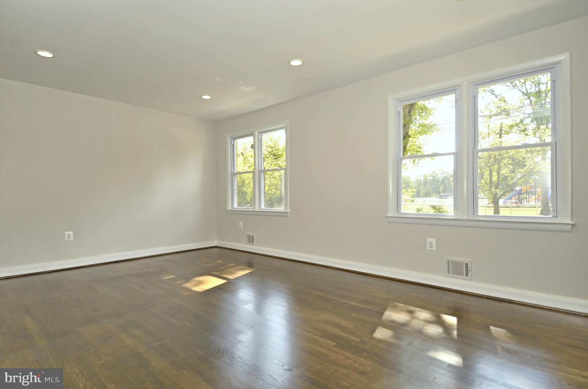 8508 Good Luck Road Lanham, MD 20706 - Photo 7 of 30 Living Room
