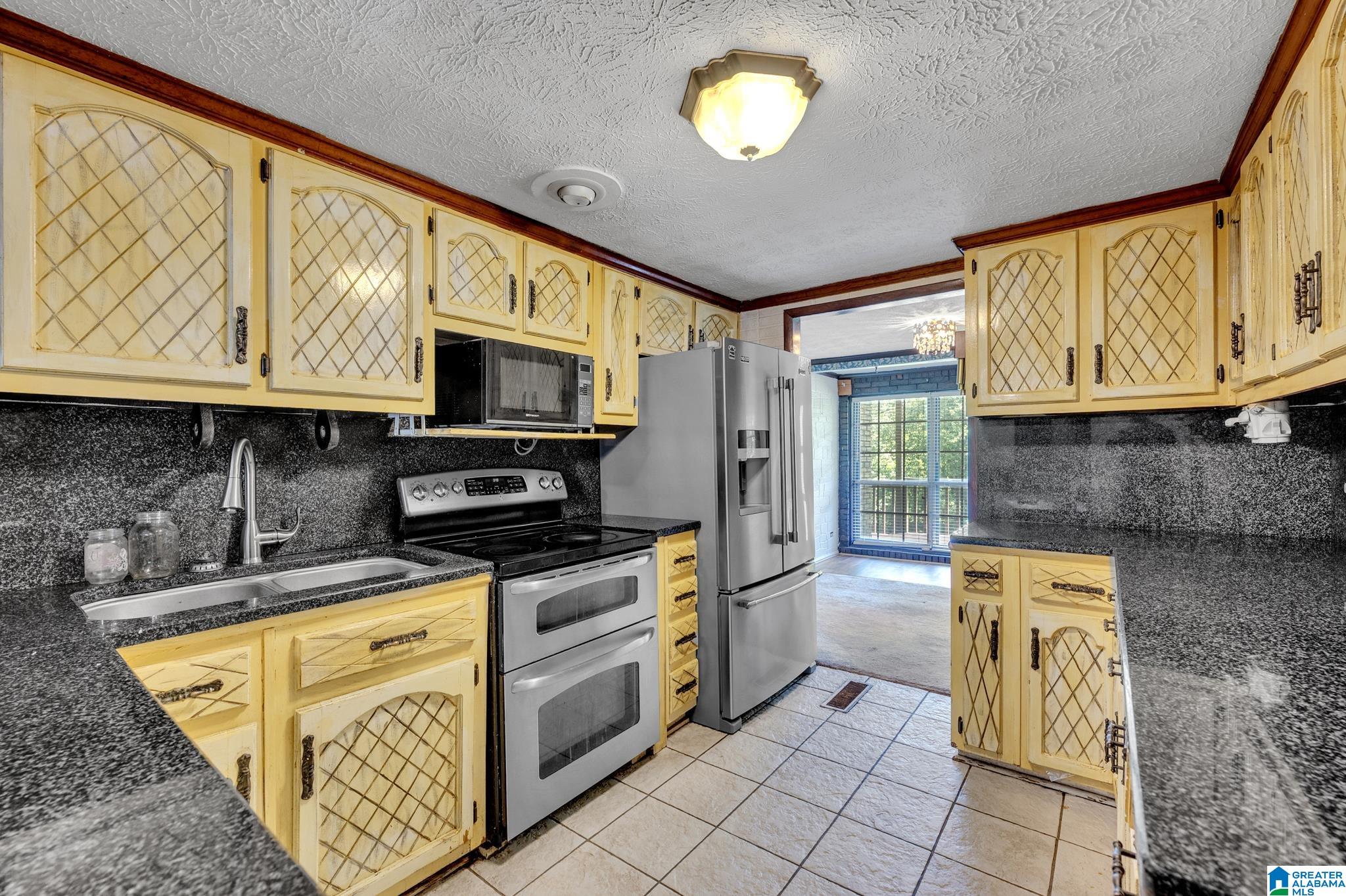 140 Layfield Drive Remlap, AL 35133 - Photo 3 of 44