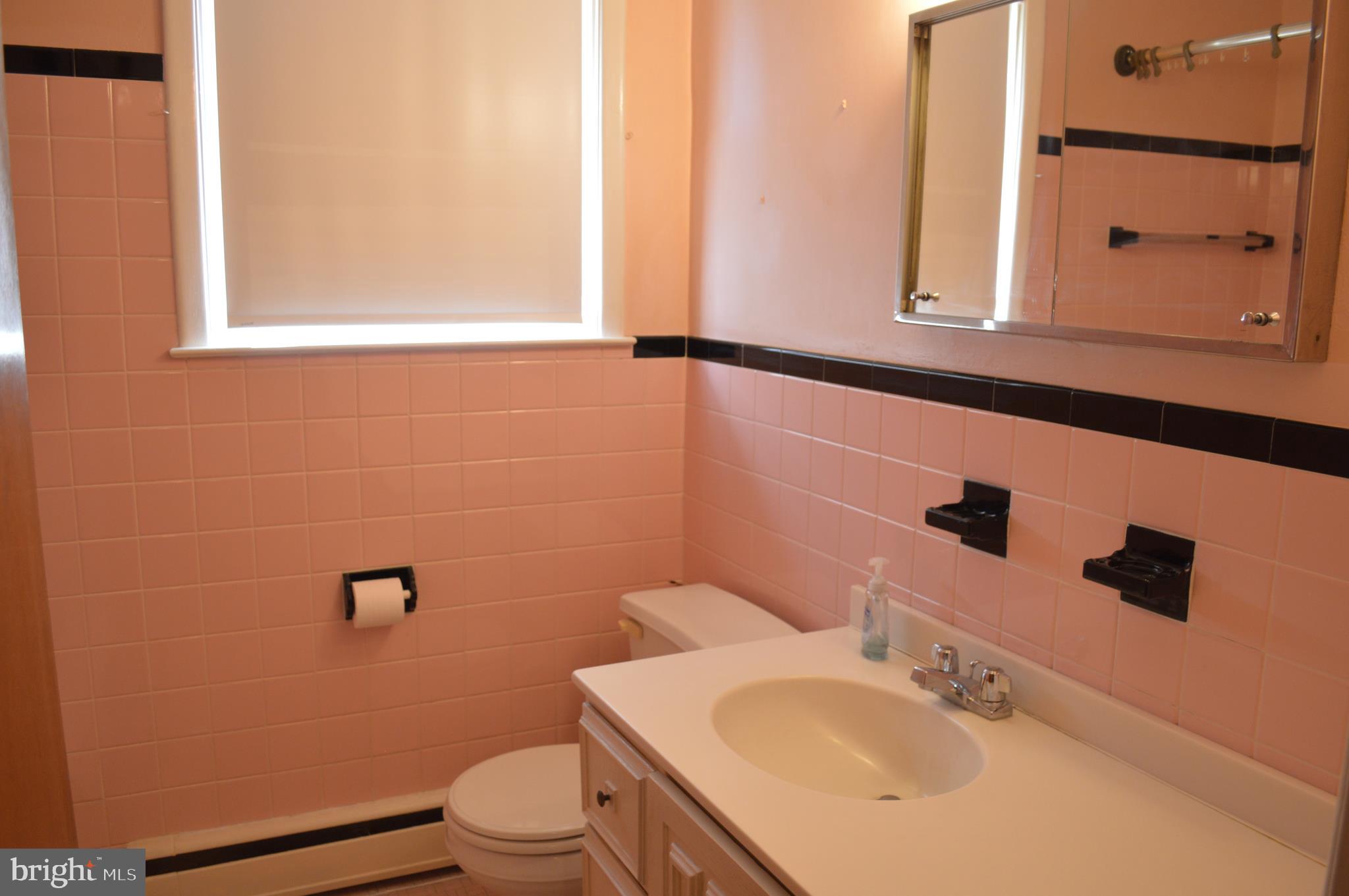 708 Marshall Road Brookhaven, PA 19015 - Photo 22 of 25 Full bath