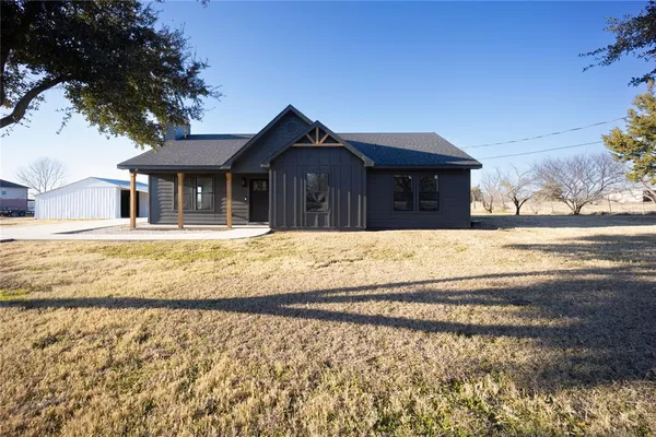$365,000 | 230 FM 1183, Alma, TX 75119