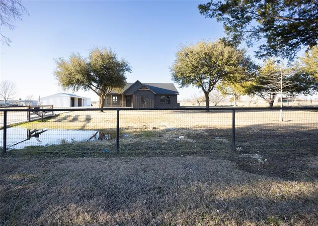 $379,000 | 230 FM 1183, Alma, TX 75119