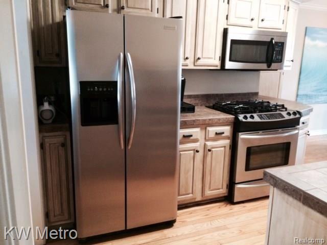 4595 North River Road North Street, MI 48049 - Photo 8 of 33 Updated Kitchen