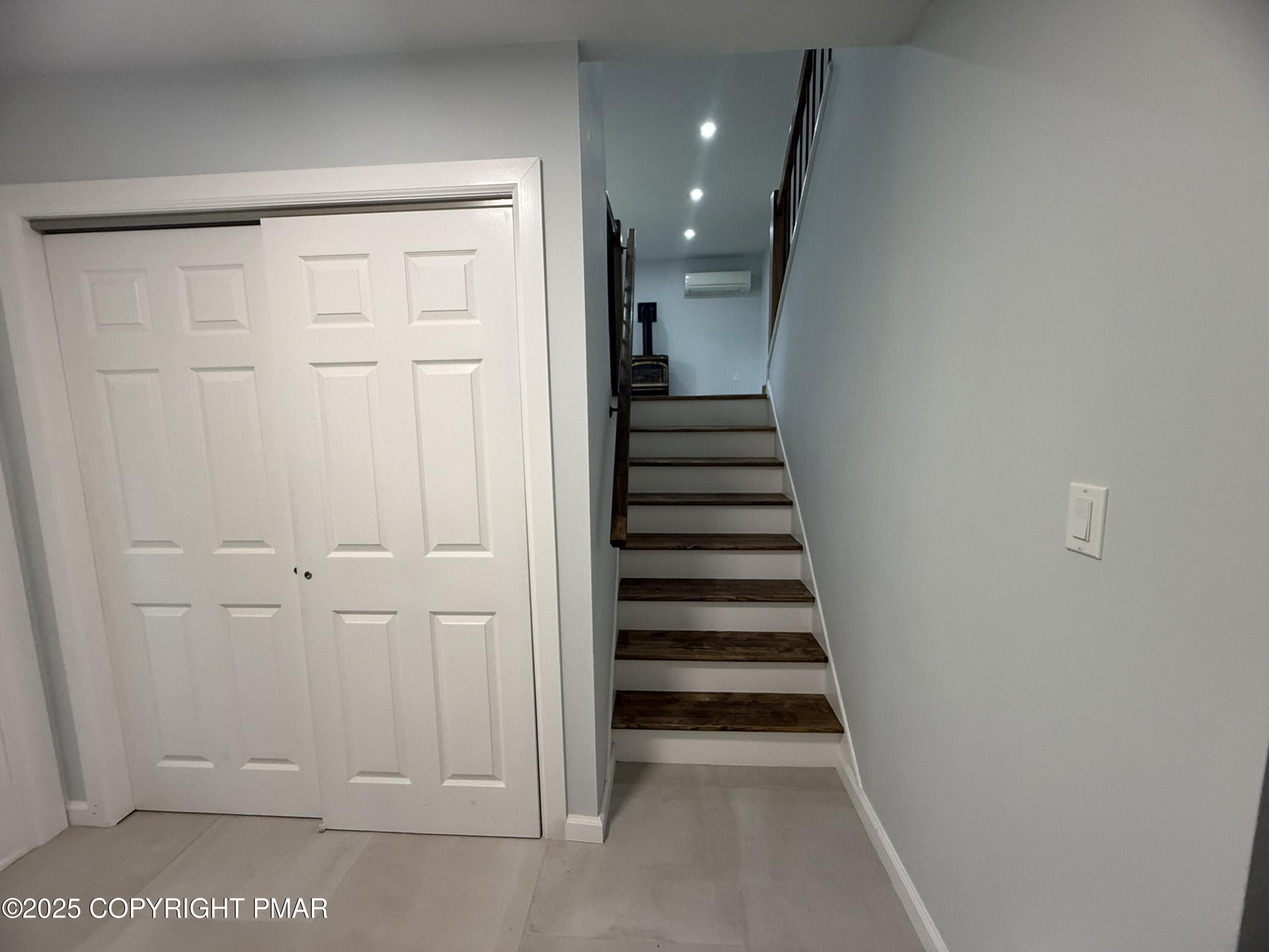 37 Seneca Road Mount Pocono, PA 18344 - Photo 17 of 46 a view of a hallway with entryway
