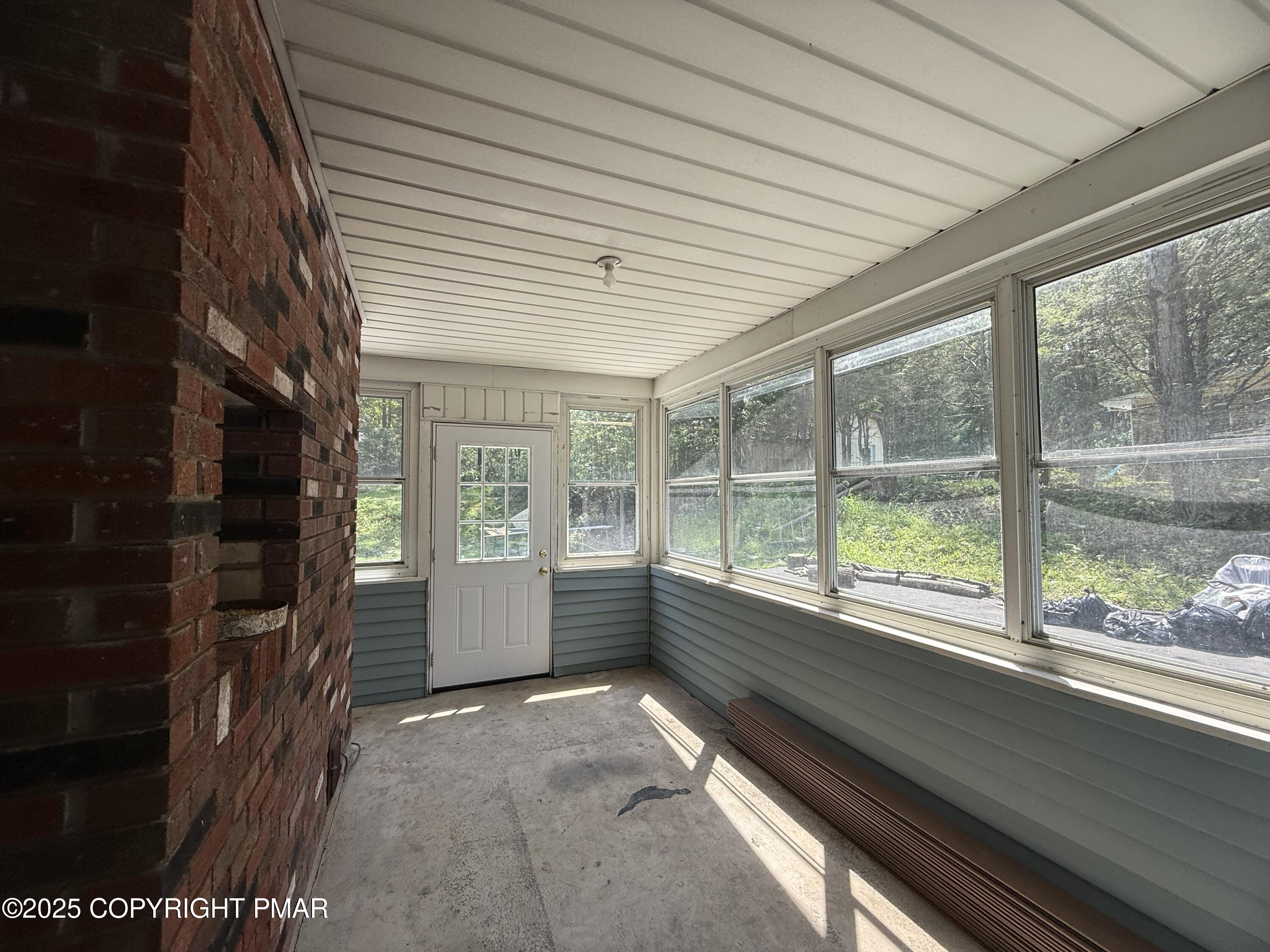 37 Seneca Road Mount Pocono, PA 18344 - Photo 41 of 46 a room with window