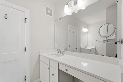 $850,000 | 1702 Bandit Loop, Unit 19B, Reston, VA 20190