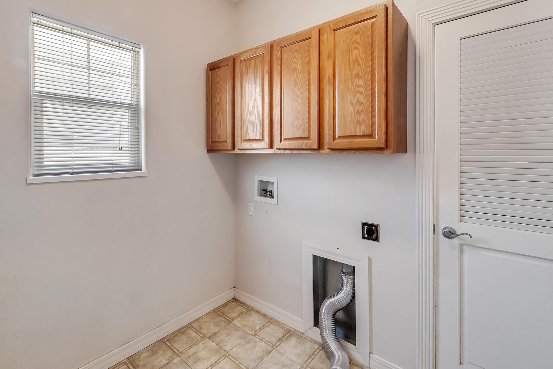 1229 Windsor Park Drive Fruita, CO 81521 - Photo 35 of 36 a view of hallway with washer and dryer