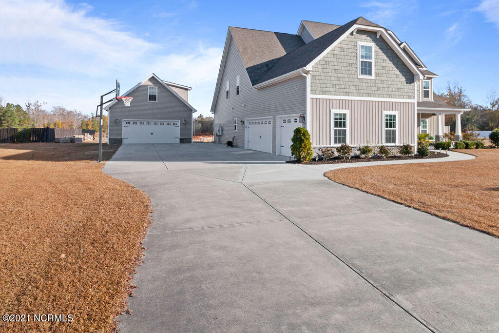 212 Whitecap Lake Road Jacksonville, NC 28540 - Photo 4 of 39 IMG_3358