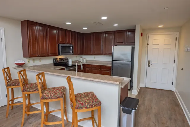 $370,000 | 215 West College Avenue, Unit 905, Tallahassee, FL 32301