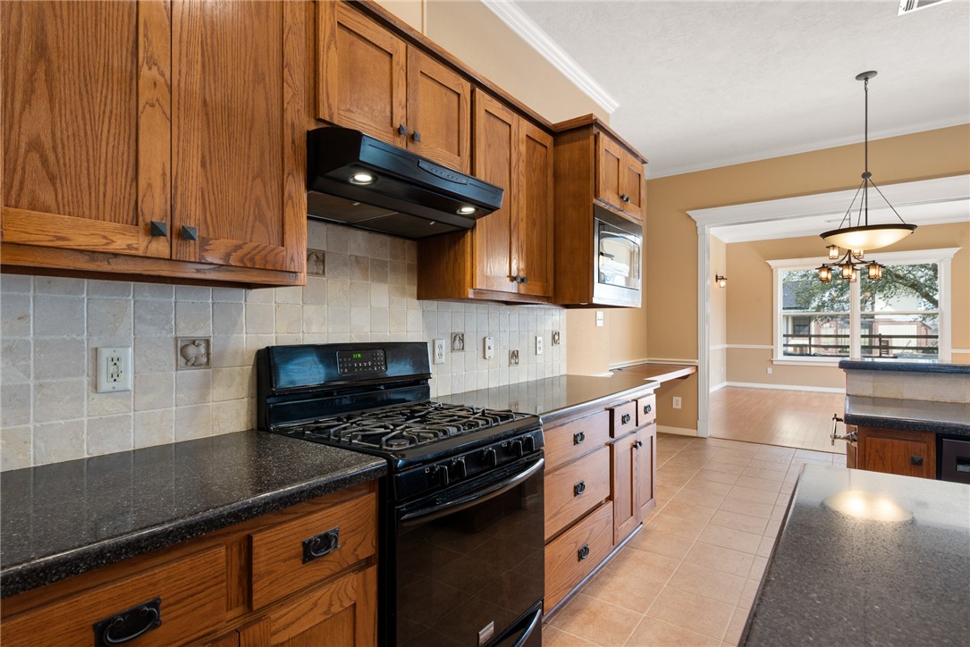 3556 Riata Court Bryan, TX 77808 - Photo 8 of 35