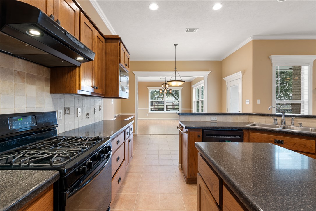 3556 Riata Court Bryan, TX 77808 - Photo 9 of 35