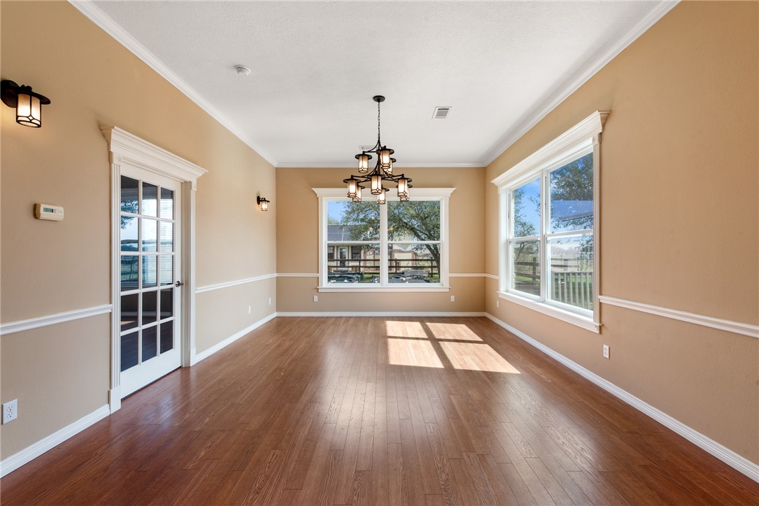 3556 Riata Court Bryan, TX 77808 - Photo 10 of 35