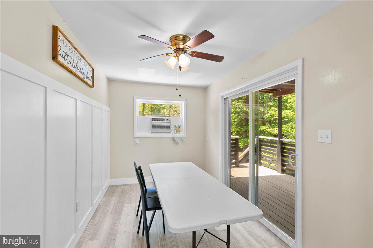 7200 Ridgeway Drive Manassas, VA 20112 - Photo 18 of 33 Dining room next to the balcony