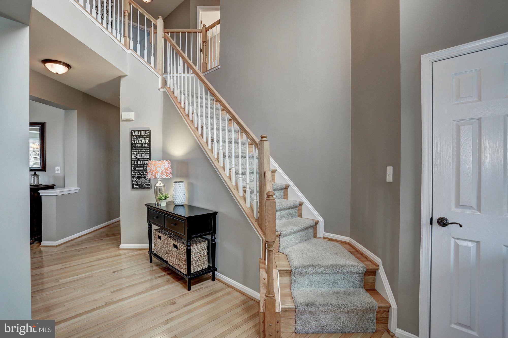 18237 Mill Spring Court Leesburg, VA 20176 - Photo 4 of 30 Foyer