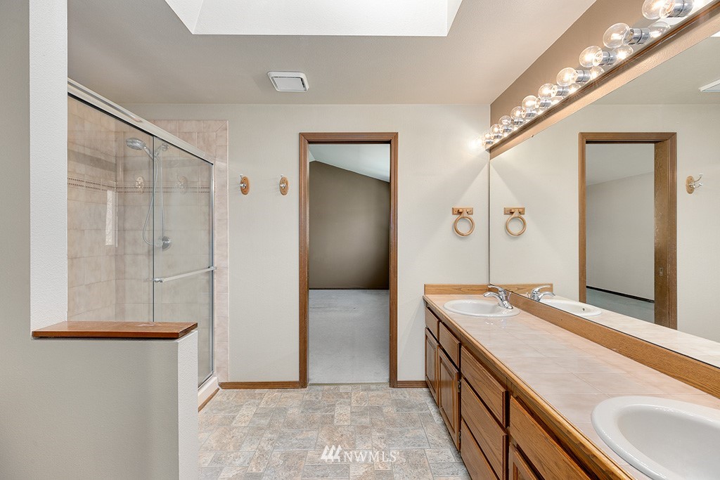 18237 154th Place Southeast Renton, WA 98058 - Photo 16 of 25 Gallery Image 16