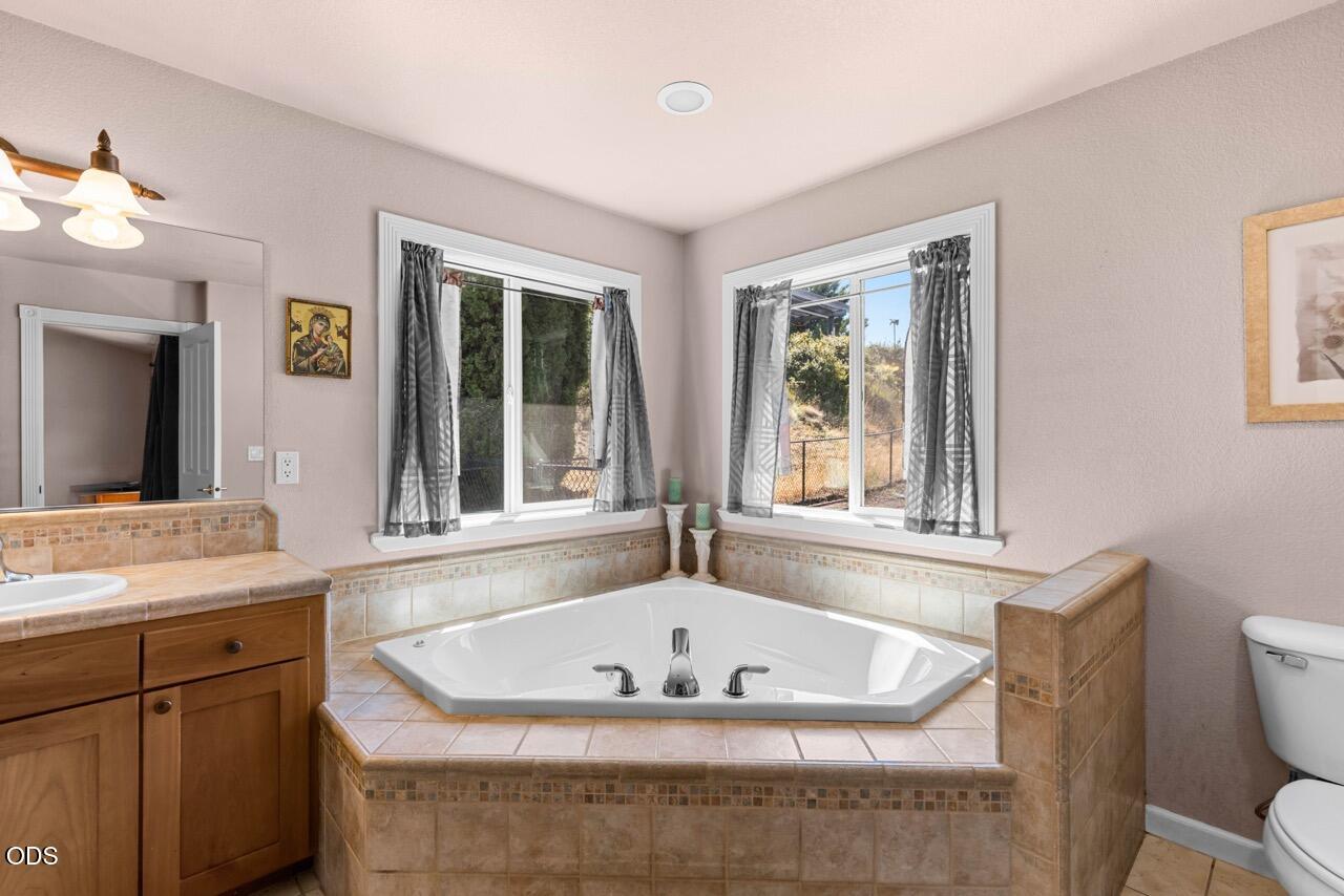1583 Panoramic Loop Grants Pass, OR 97527 - Photo 18 of 54 Gallery Image 18