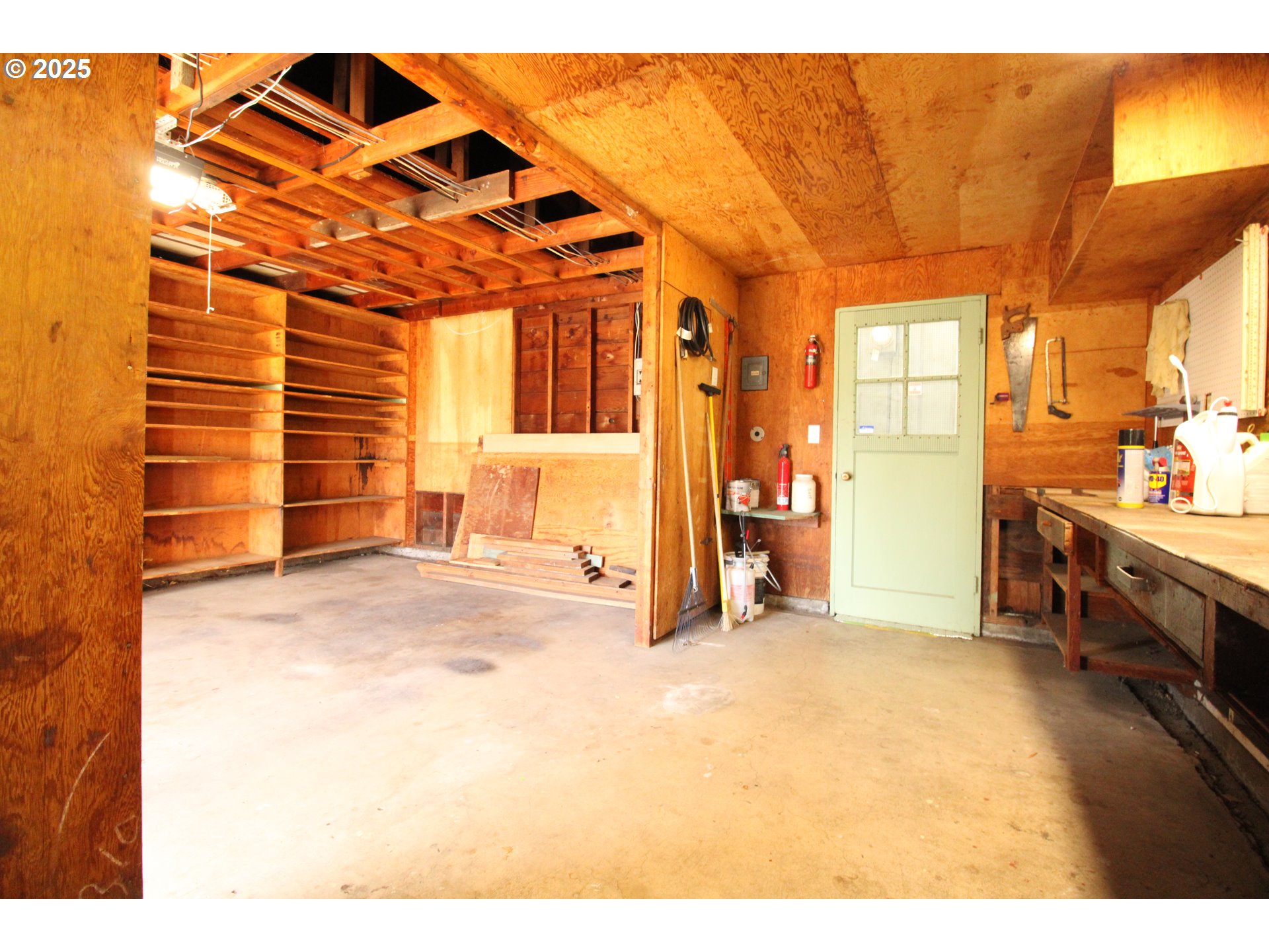 345 14th Street Springfield, OR 97477 - Photo 20 of 23 a view of an empty room