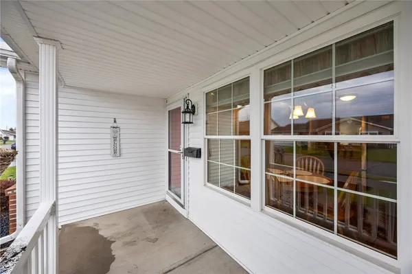 $299,900 | 27 Kirkdale Circle, Greece, NY 14612