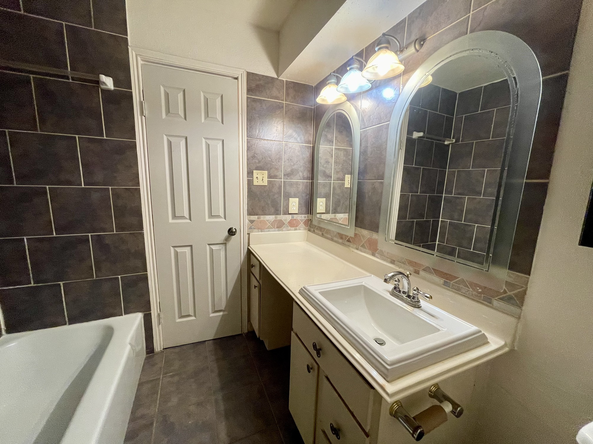 4635 Wild Indigo Street, Unit 497 Houston, TX 77027 - Photo 13 of 20