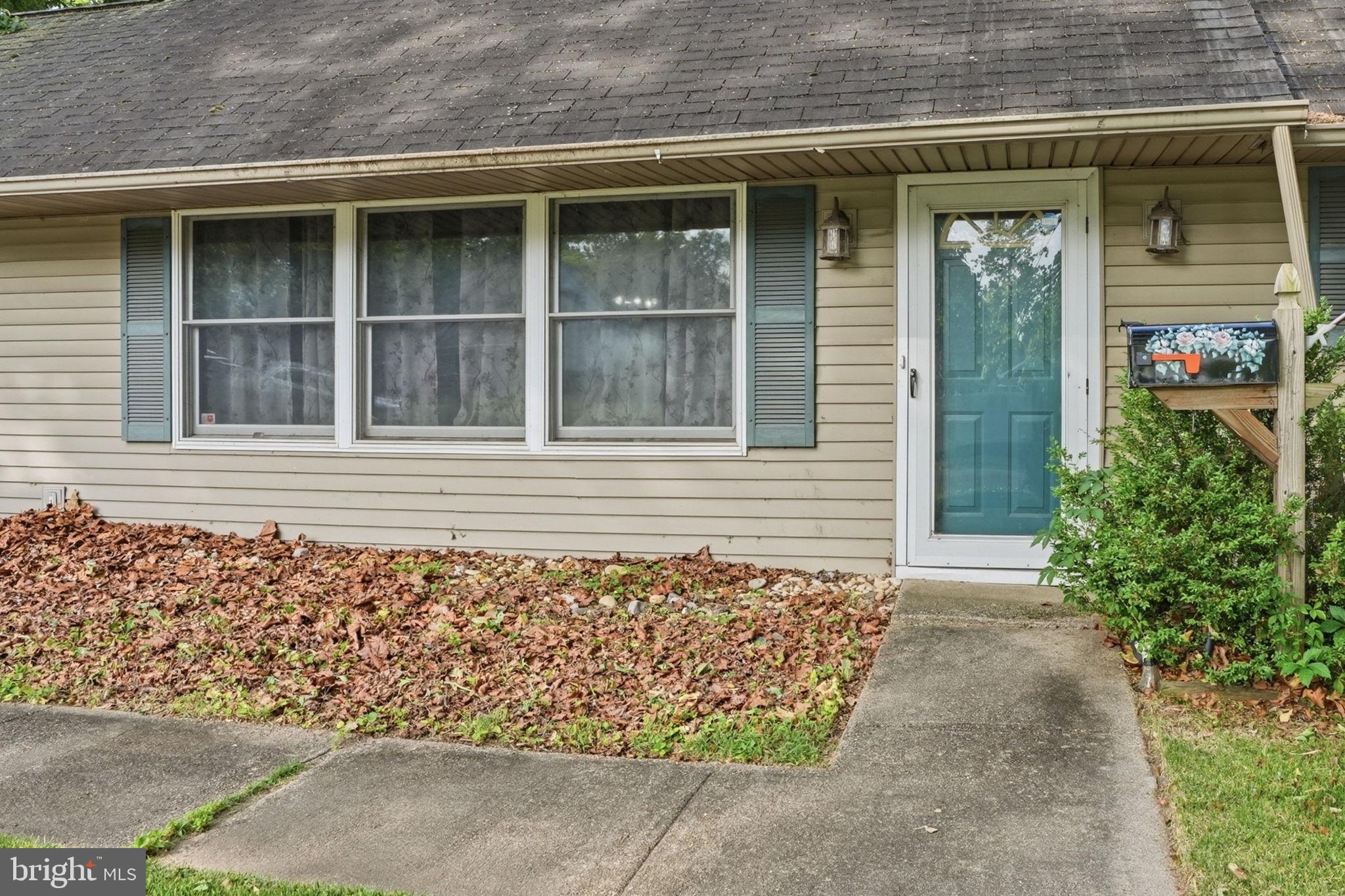 2 Quay Road Levittown, PA 19057 - Photo 3 of 32