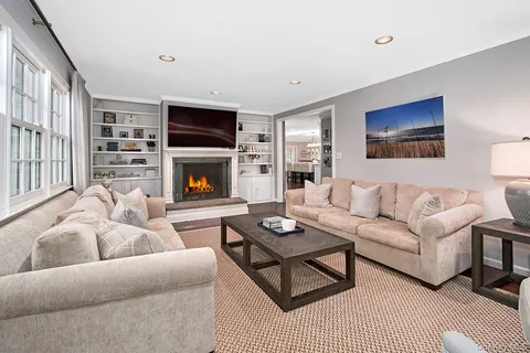 $1,995,000 | 12 Brandon Drive, Mount Kisco, NY 10549