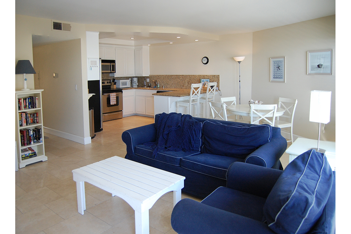 4825 Sandyland Road, Unit 4 Carpinteria, CA 93013 - Photo 3 of 13 Spacious LR, Dining Area & Kitchen