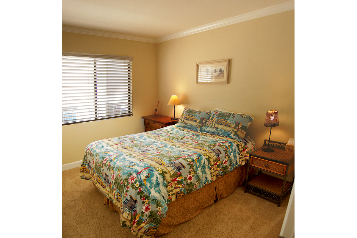 4825 Sandyland Road, Unit 4 Carpinteria, CA 93013 - Photo 6 of 13 Large guest bedroom