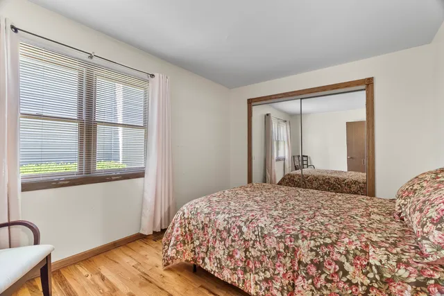 $389,000 | 211 North Oltendorf Road, Streamwood, IL 60107