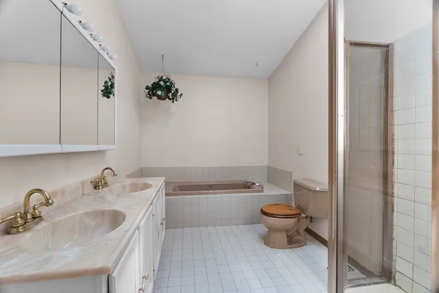 $389,000 | 211 North Oltendorf Road, Streamwood, IL 60107