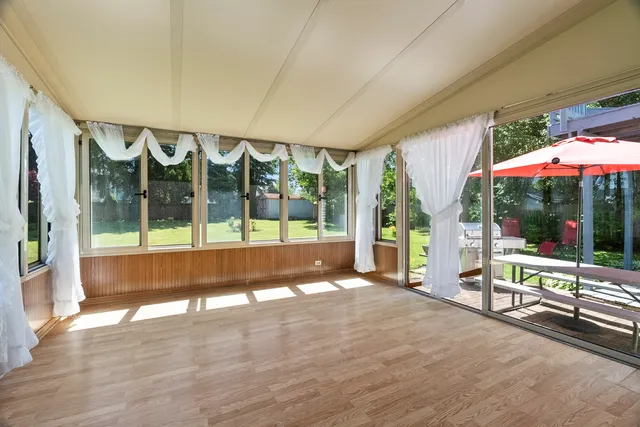 $389,000 | 211 North Oltendorf Road, Streamwood, IL 60107