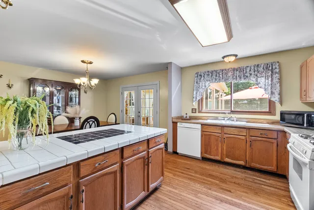 $389,000 | 211 North Oltendorf Road, Streamwood, IL 60107