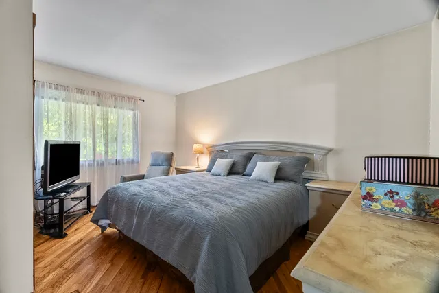 $389,000 | 211 North Oltendorf Road, Streamwood, IL 60107