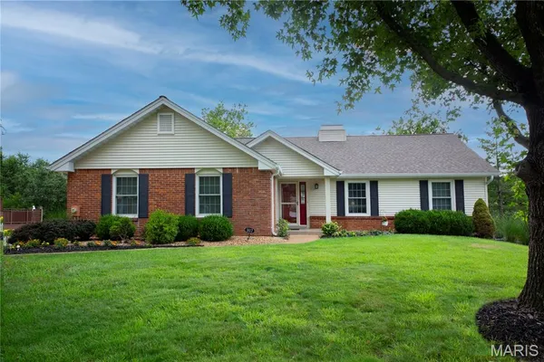 $430,000 | 1617 West Field Avenue, Ellisville, MO 63011