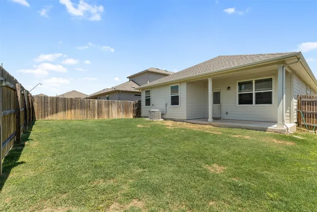 $2,000 | 116 Fair Anne Drive, Georgetown, TX 78626
