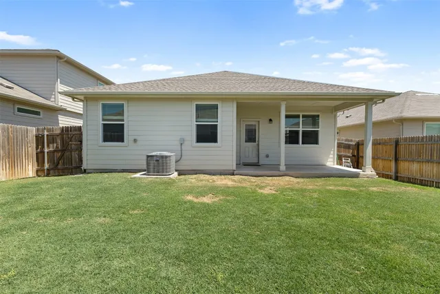 $2,000 | 116 Fair Anne Drive, Georgetown, TX 78626