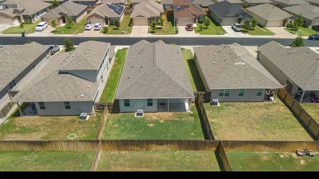 $2,000 | 116 Fair Anne Drive, Georgetown, TX 78626