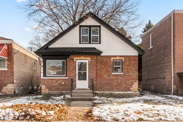 $300,000 | 3605 South Harvey Avenue, Berwyn, IL 60402