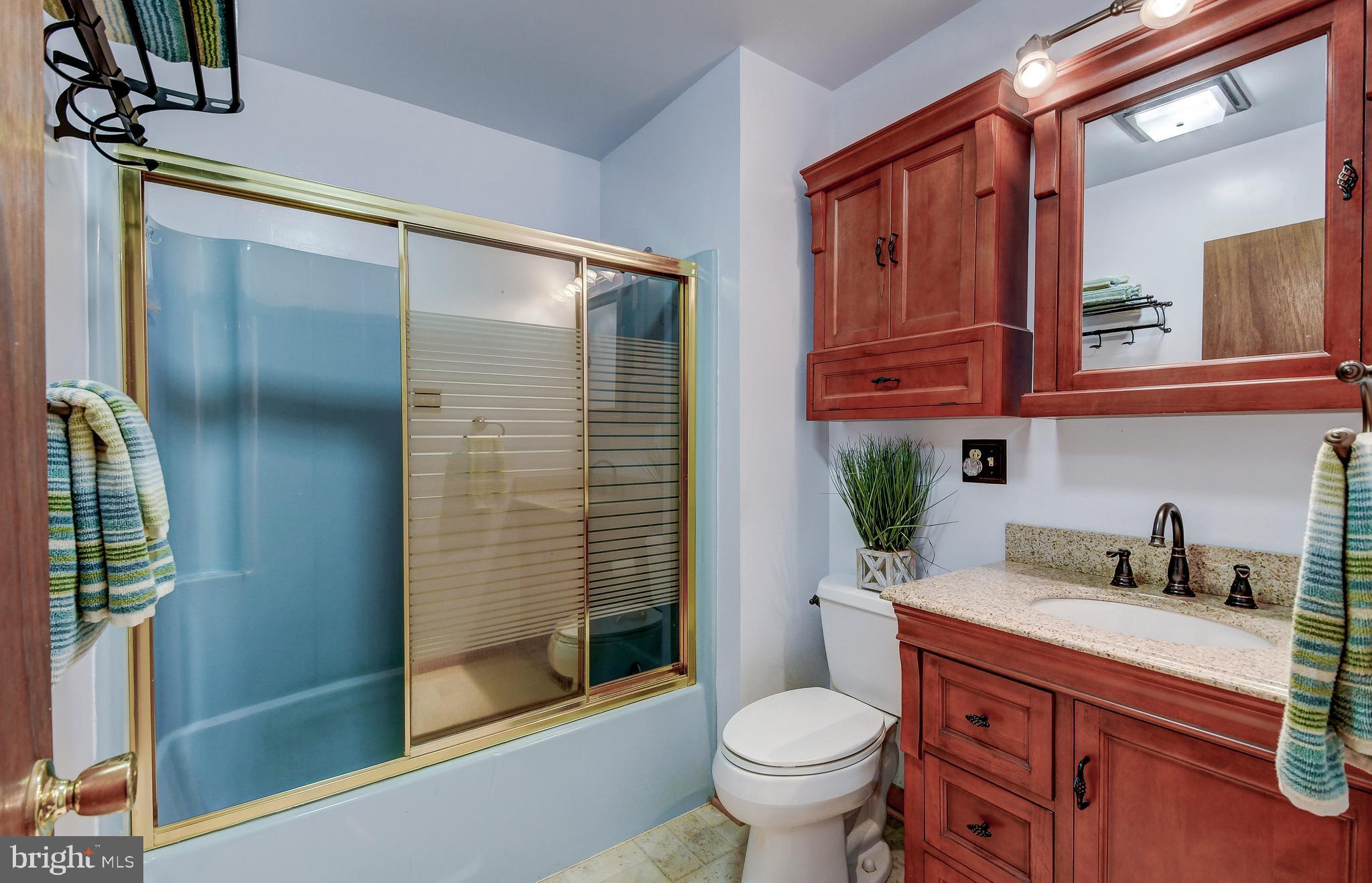 9 West McKinley Road Delta, PA 17314 - Photo 22 of 40 Main Bath