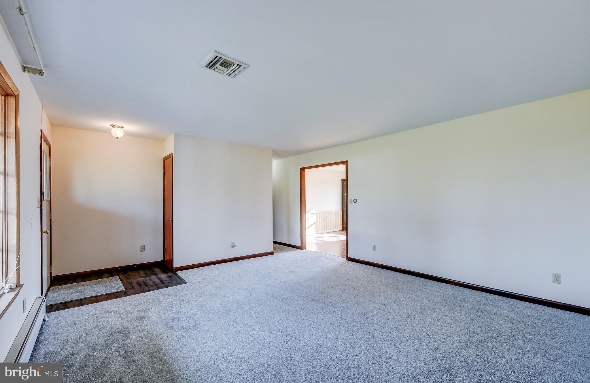 9 West McKinley Road Delta, PA 17314 - Photo 6 of 40 Living Room
