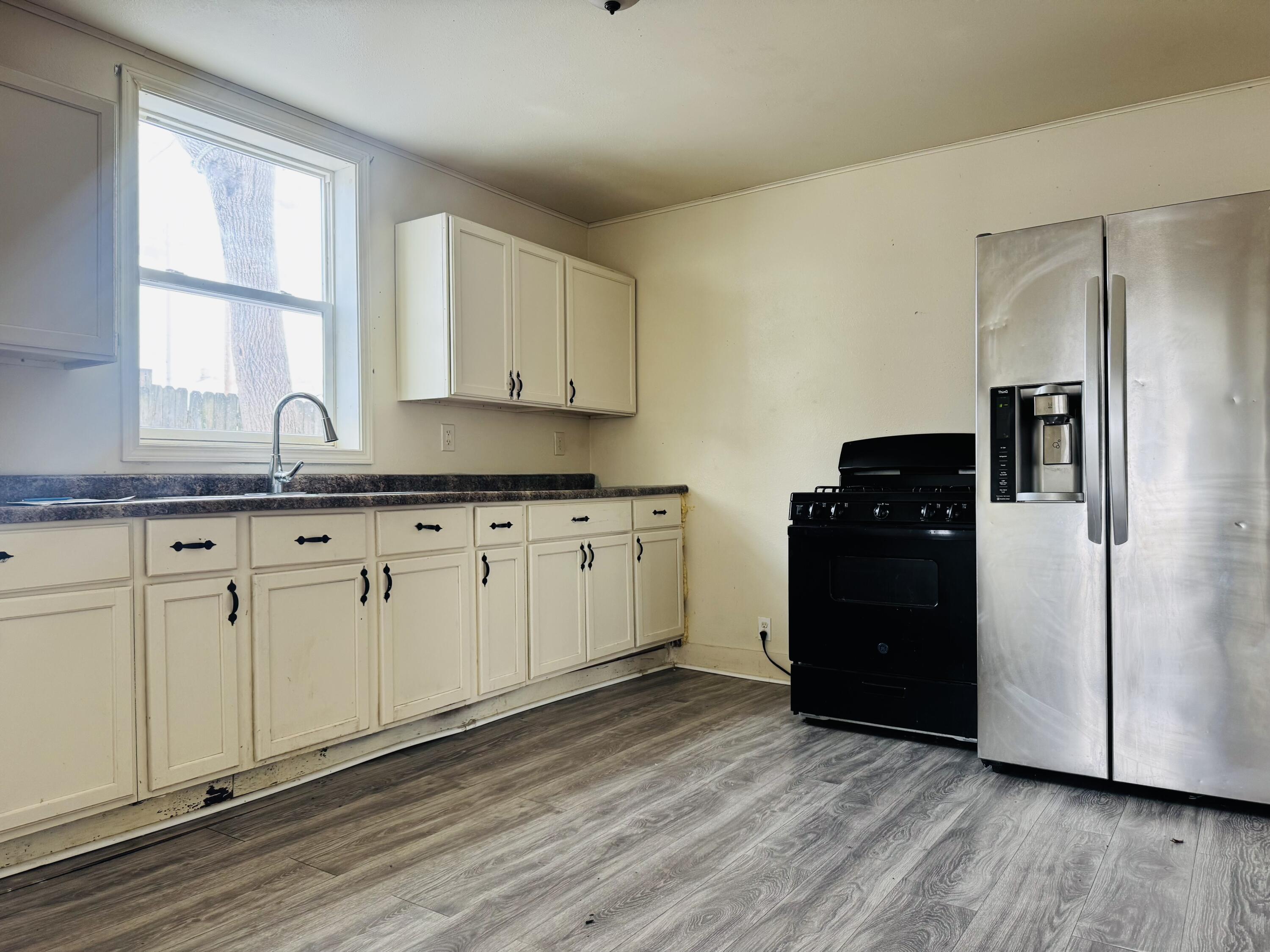 2608 16th Street Racine, WI 53405 - Photo 4 of 8 IMG_2258