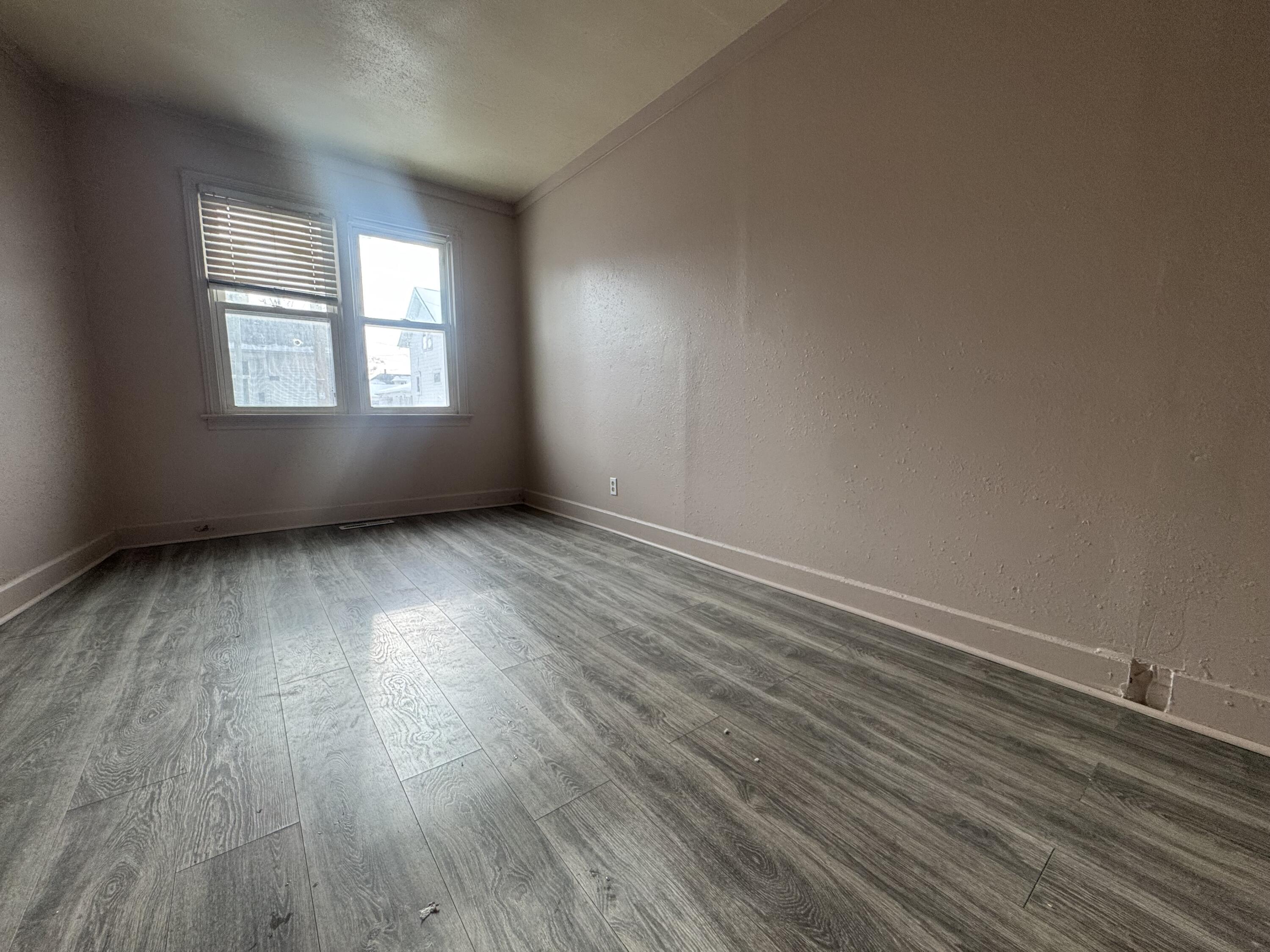 2608 16th Street Racine, WI 53405 - Photo 6 of 8 IMG_2253