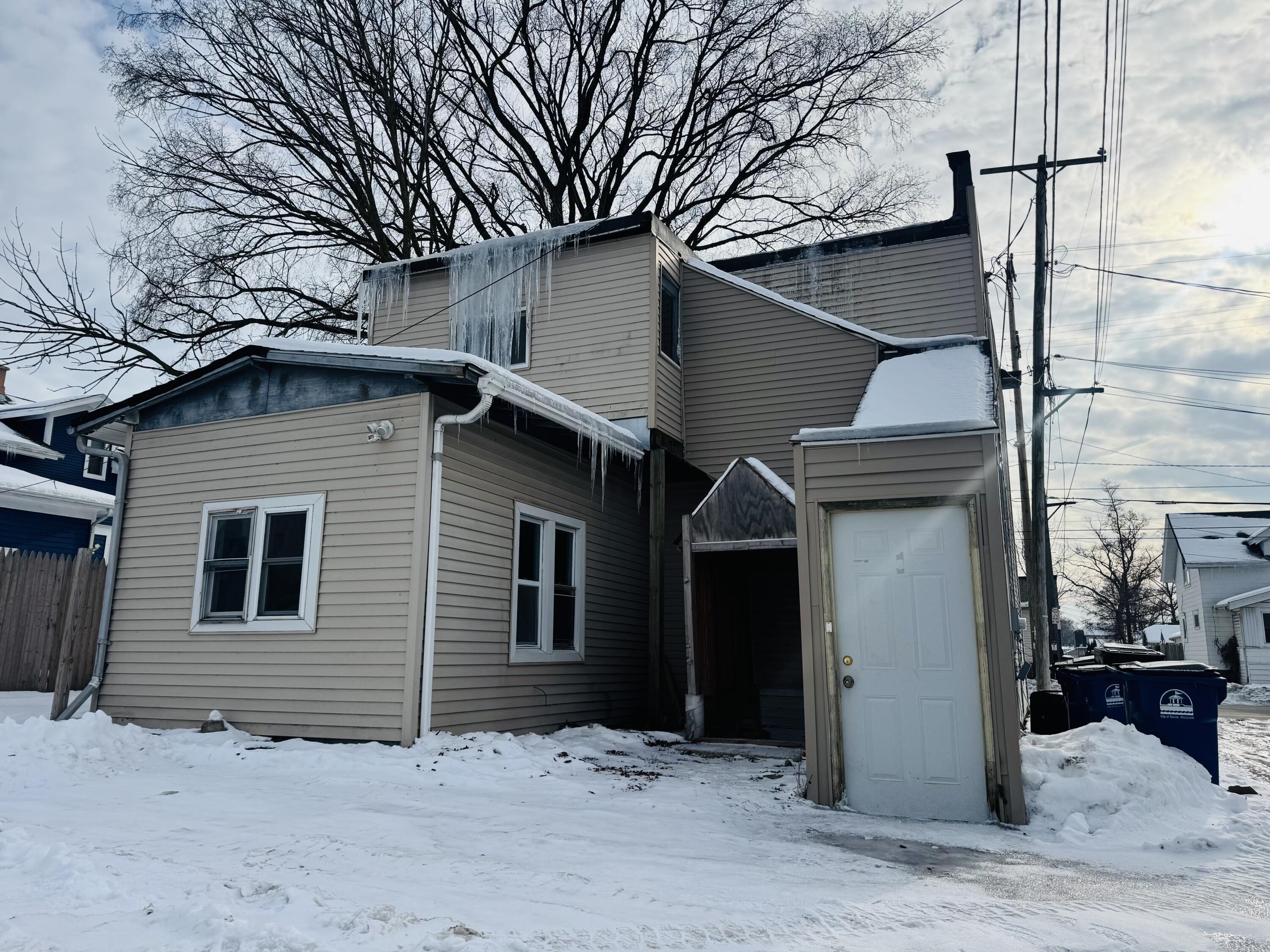 2608 16th Street Racine, WI 53405 - Photo 8 of 8 IMG_2264