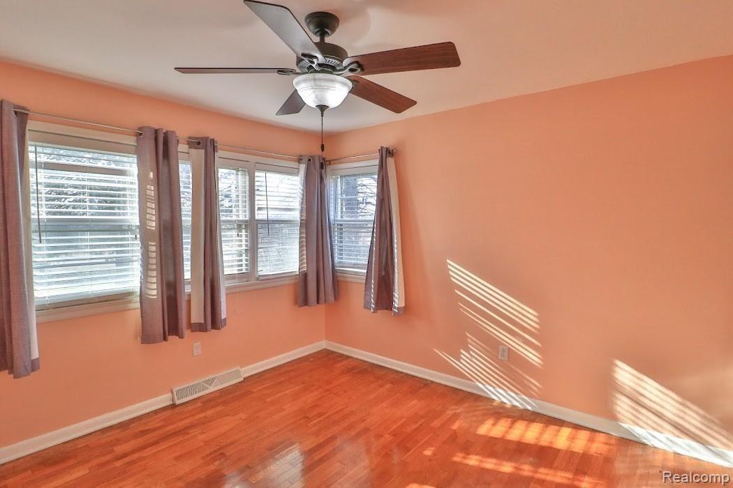 3037 South Morrish Road Swartz Creek, MI 48473 - Photo 17 of 28 Bedroom 2.jpg