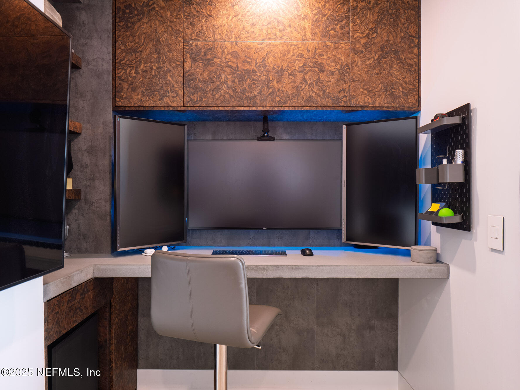 842 Fruit Cove Road St. Johns, FL 32259 - Photo 29 of 100 a bathroom with a sink and a mirror